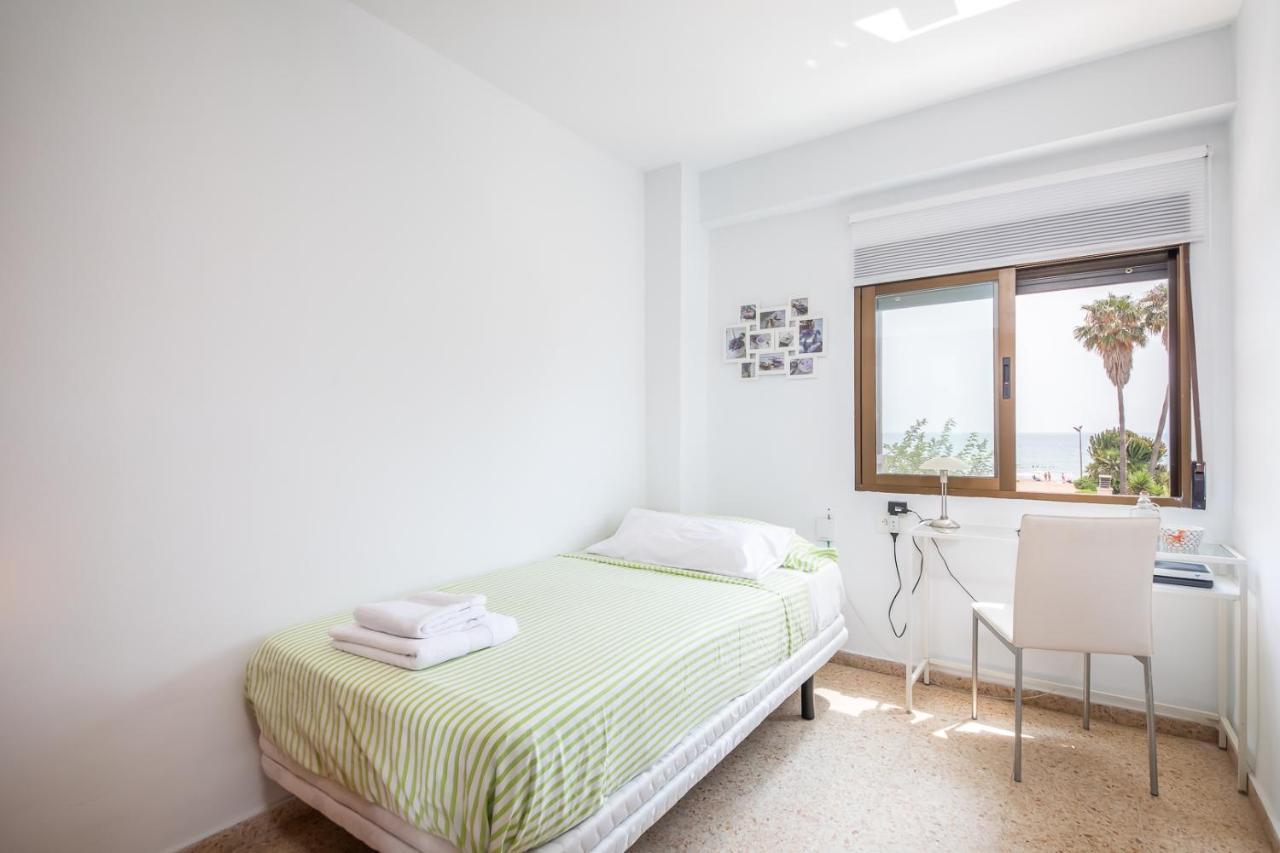 Isola Beachside Apartment บาเลนเซีย ภายนอก รูปภาพ