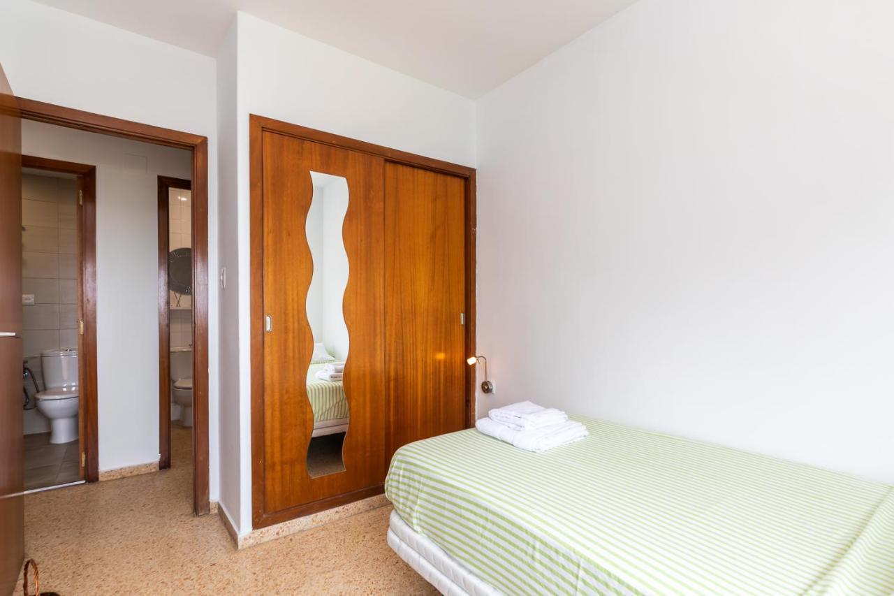 Isola Beachside Apartment บาเลนเซีย ภายนอก รูปภาพ