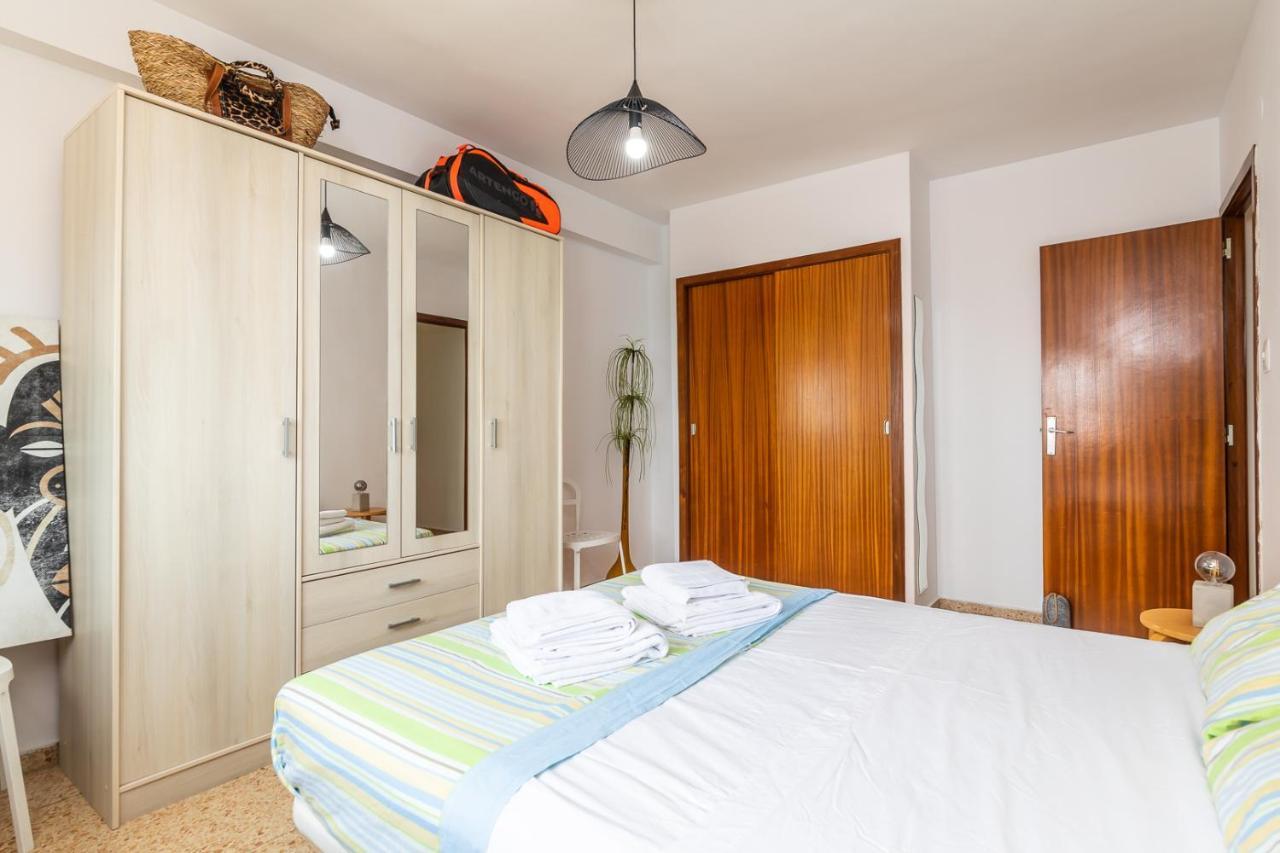 Isola Beachside Apartment บาเลนเซีย ภายนอก รูปภาพ