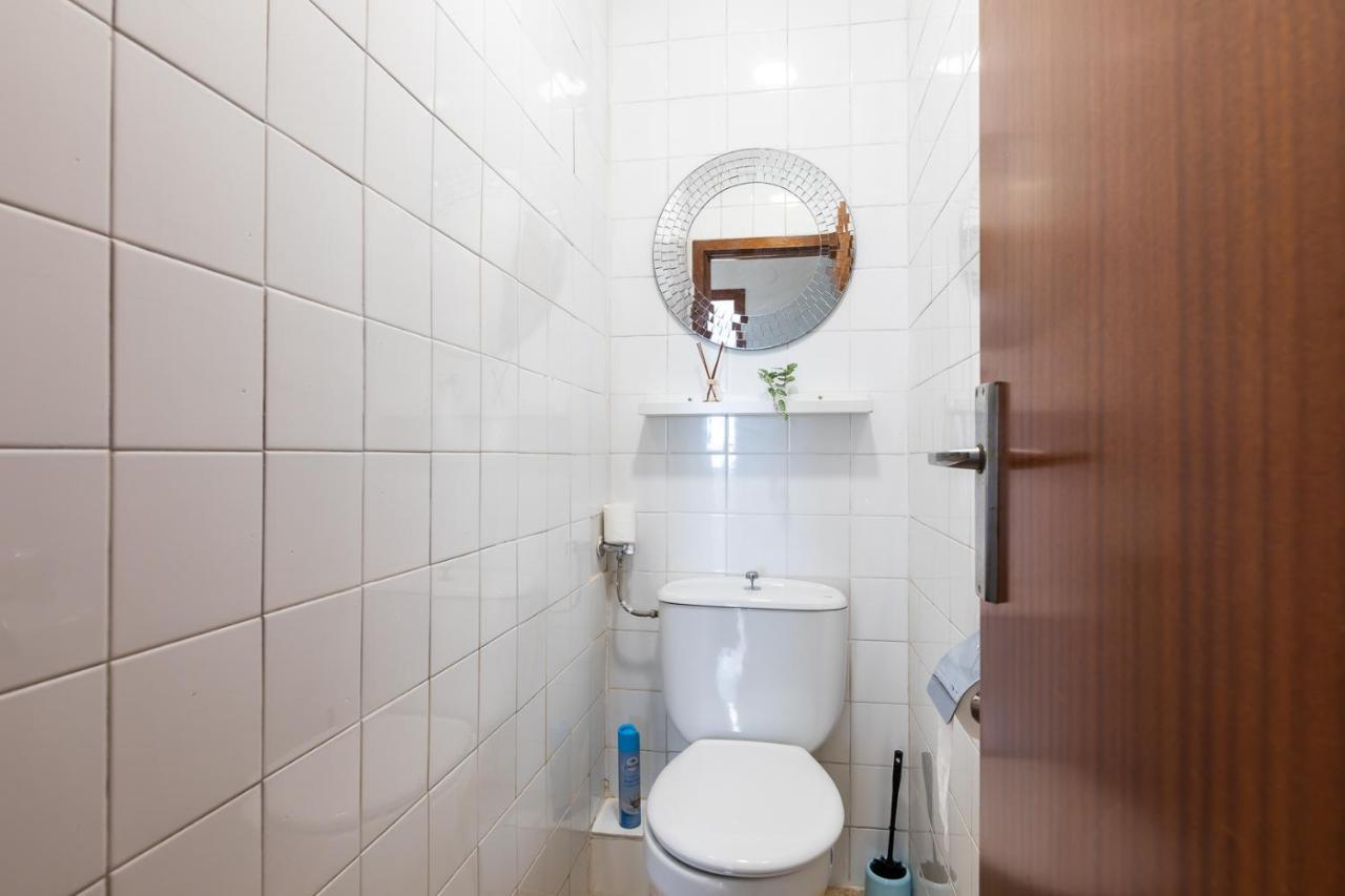 Isola Beachside Apartment บาเลนเซีย ภายนอก รูปภาพ
